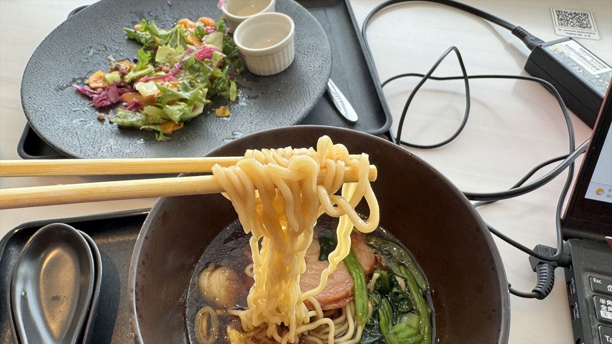 【ラウンジレポ】羽田空港 ターミナル3 JAL ファーストクラスラウンジ 25年2月18日