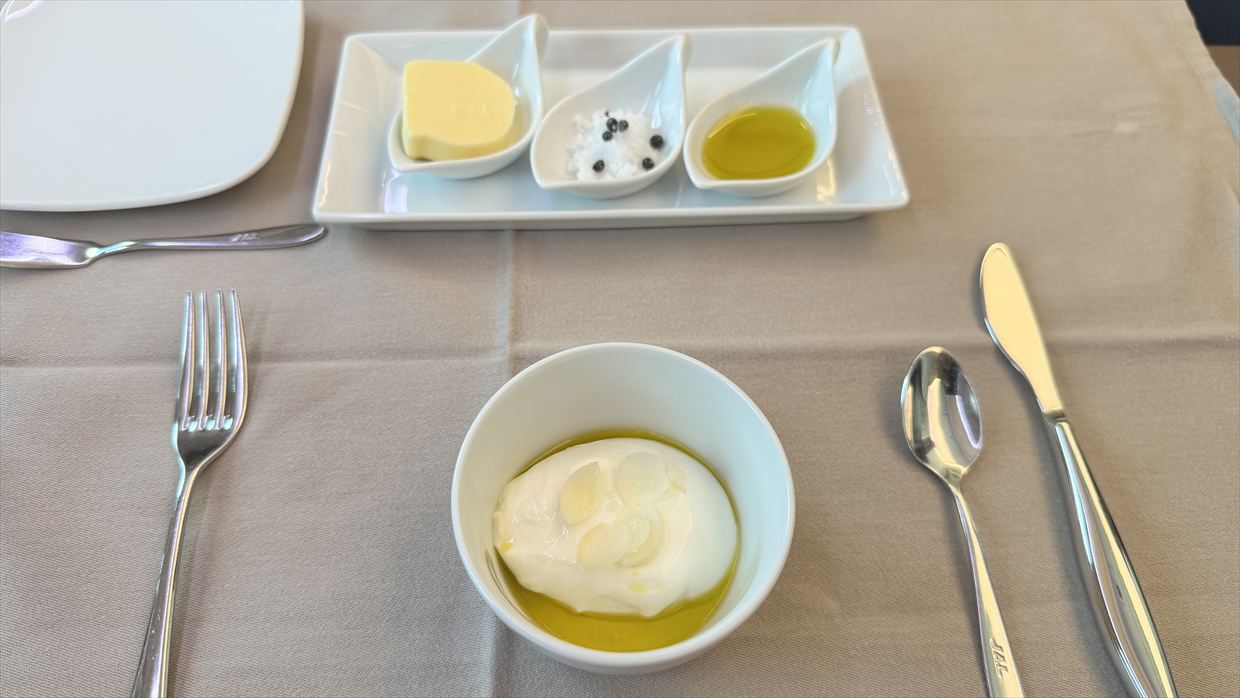 【機内食レポ】JAL43便 羽田～ロンドンファーストクラス メイン1 25年03月