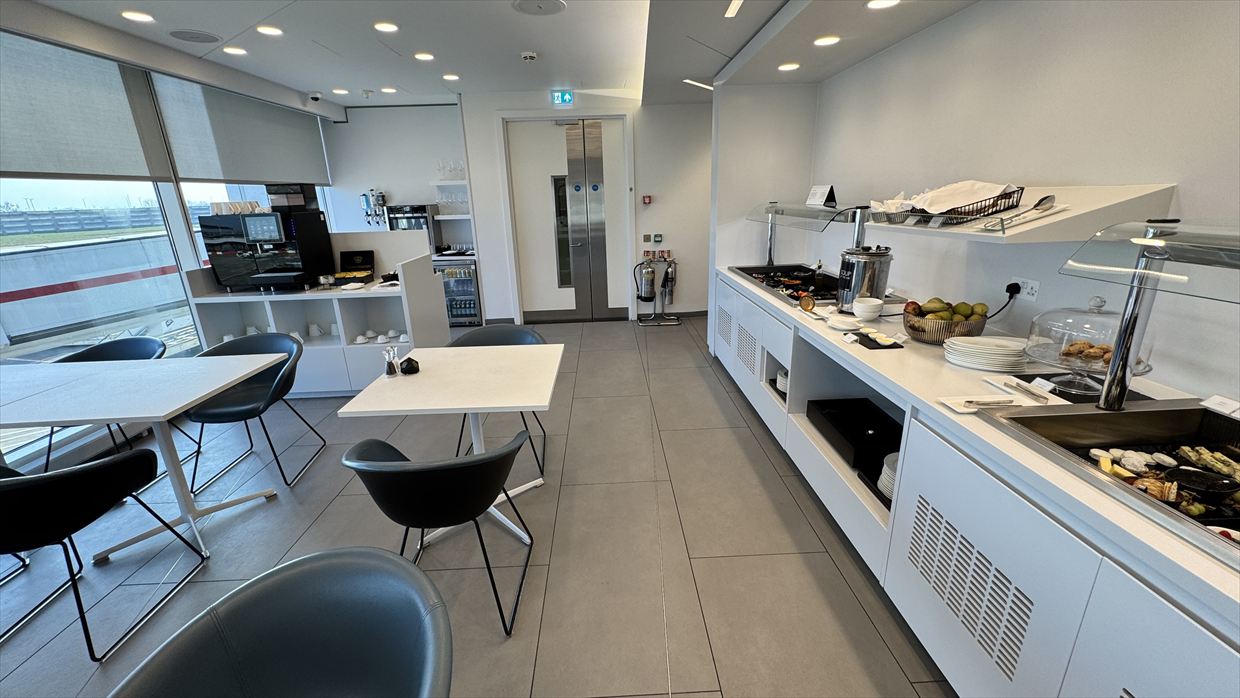 【ラウンジレポ】ロンドン・ヒースロー空港 ターミナル4 カタール航空 フリークエントフライヤーラウンジ 25年3月09日