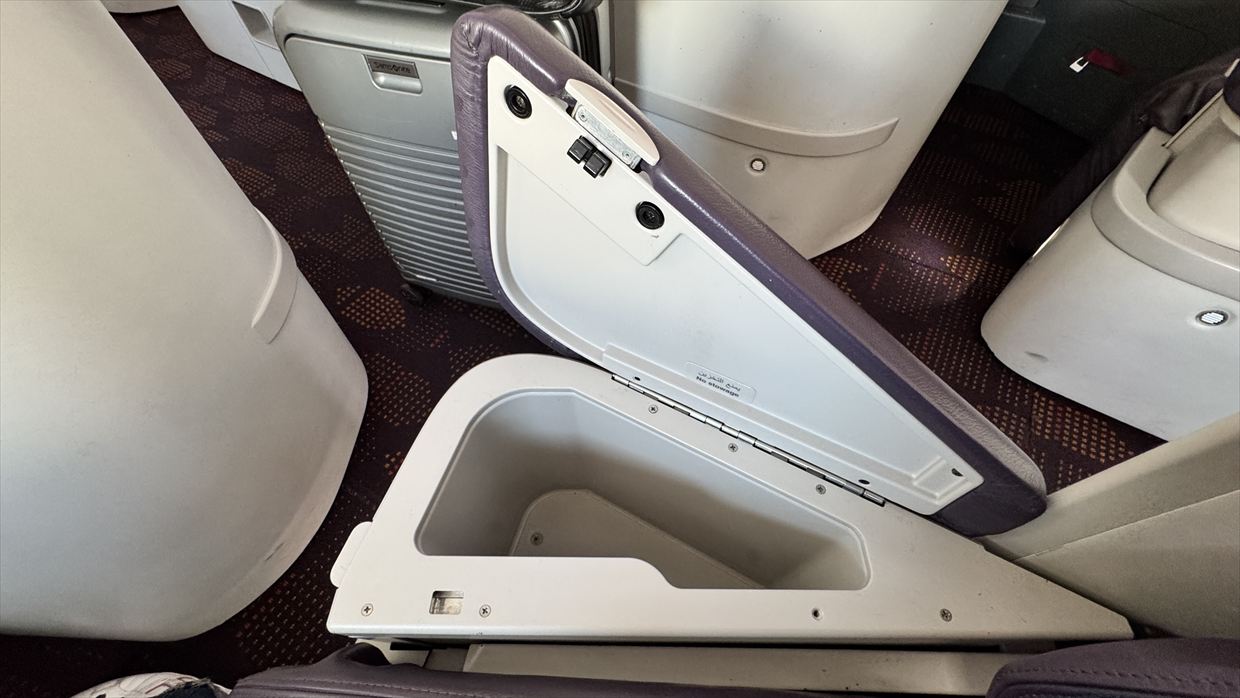 【フライトの様子】AT200 カサブランカ～ニューヨーク 14Mar25 B787-900 リバースヘリンボーン型ビジネスクラス