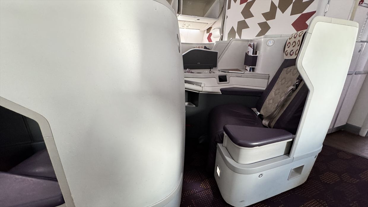 【フライトの様子】AT200 カサブランカ～ニューヨーク 14Mar25 B787-900 リバースヘリンボーン型ビジネスクラス