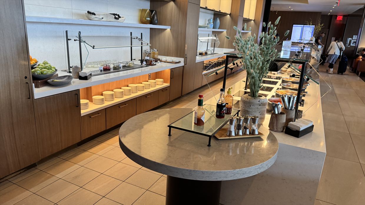 【ラウンジレポ】JFK アメリカン航空 ファーストクラスラウンジ SOHO LOUNGE 25年3月