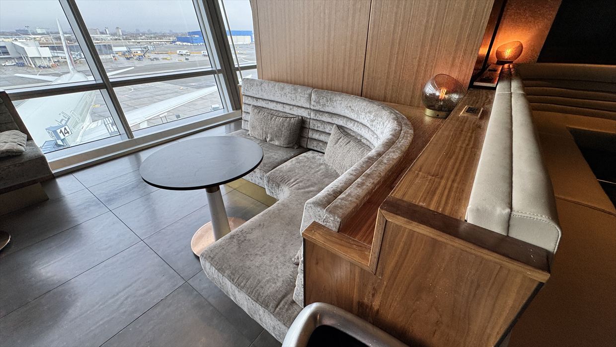 【ラウンジレポ】JFK アメリカン航空 ファーストクラスラウンジ SOHO LOUNGE 25年3月