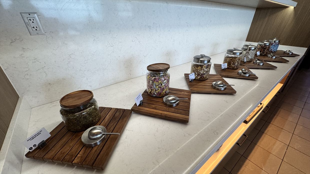 【ラウンジレポ】JFK アメリカン航空 ファーストクラスラウンジ SOHO LOUNGE 25年3月