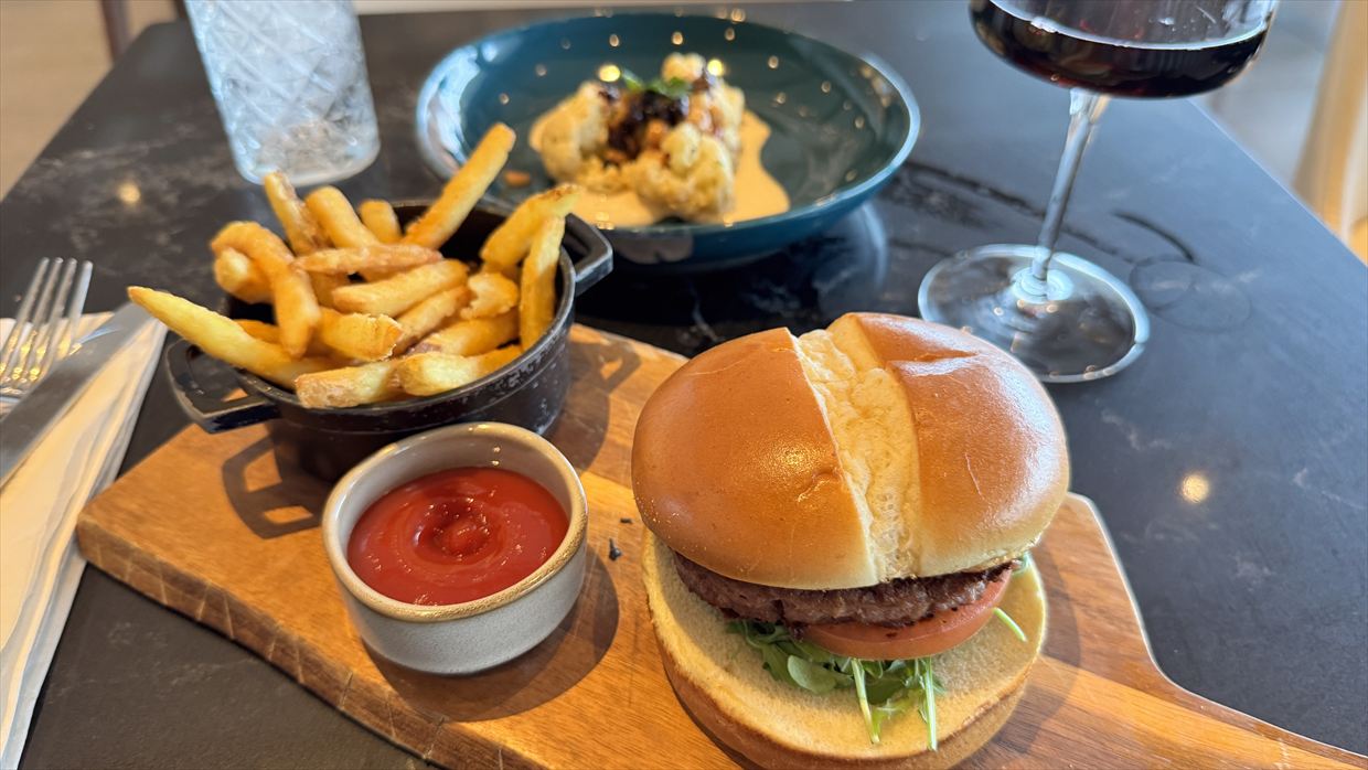 【ラウンジレポ】JFK アメリカン航空 ファーストクラスラウンジ SOHO LOUNGE 25年3月