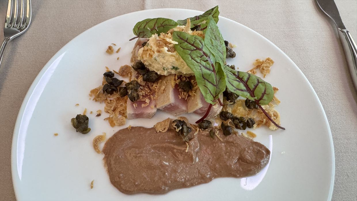 【機内食レポ】JAL5便 ニューヨーク～羽田 ファーストクラス メイン1 25年03月