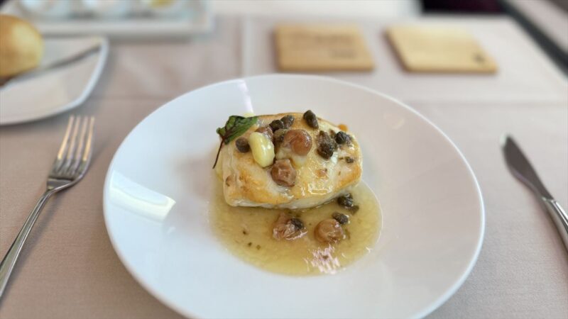 【機内食レポ】JAL5便 ニューヨーク～羽田 ファーストクラス メイン2 25年03月