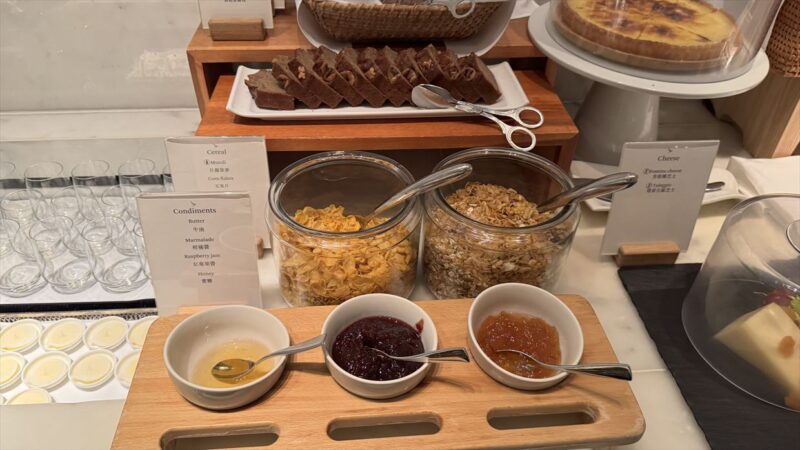 【ラウンジレポ】ラウンジ巡りの旅 2日目香港空港編 キャセイパシフィック The Wing ファースト＆ビジネスクラス 25年4月