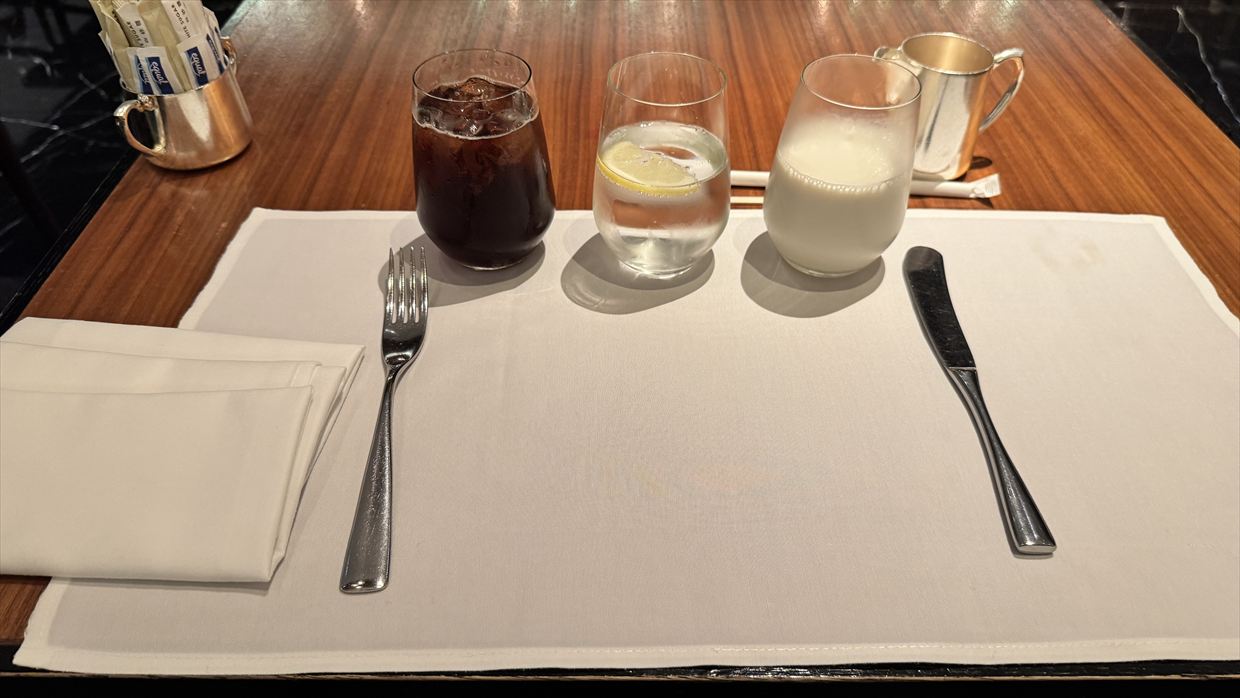 【ラウンジレポ】ラウンジ巡りの旅 2日目香港空港編 キャセイパシフィック The Wing ファースト＆ビジネスクラス 25年4月