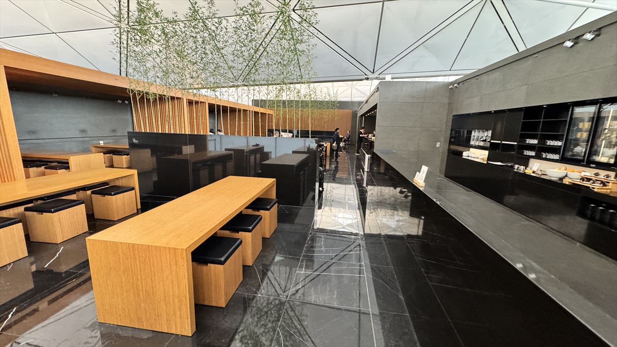 【ラウンジレポ】ラウンジ巡りの旅 2日目香港空港編 キャセイパシフィック The Wing ファースト＆ビジネスクラス 25年4月