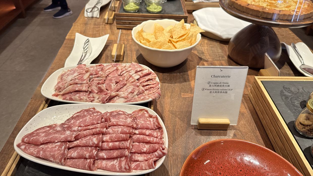 【ラウンジレポ】ラウンジ巡りの旅 2日目香港空港編 キャセイパシフィック The Pier ファースト＆ビジネスクラス 25年4月