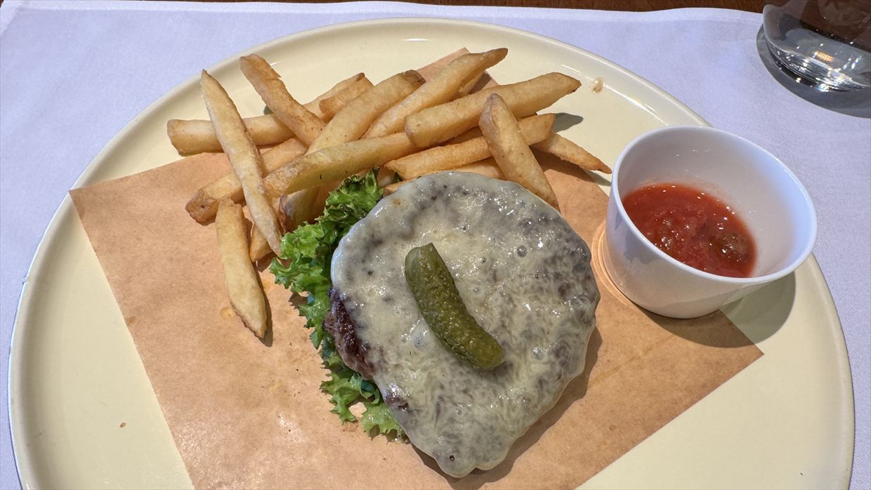 【ラウンジレポ】ラウンジ巡りの旅 2日目香港空港編 キャセイパシフィック The Pier ファースト＆ビジネスクラス 25年4月