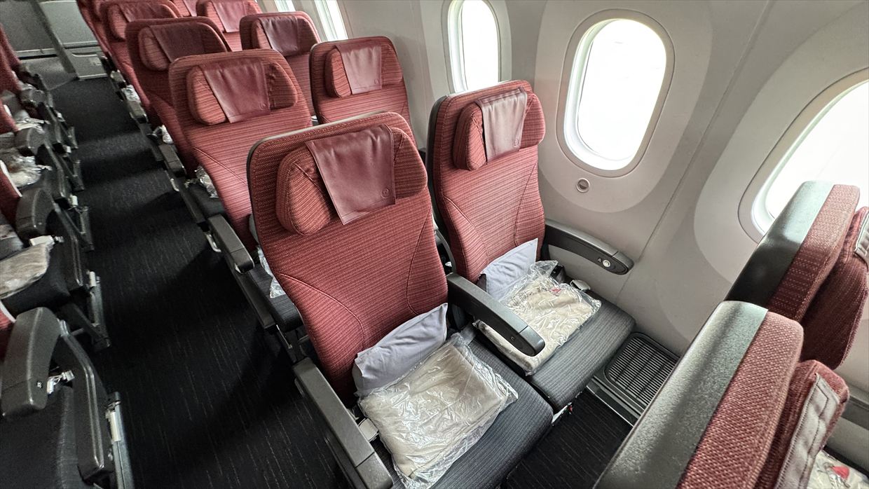 【フライトの様子】JAL26 香港～羽田 Apr25 B787-900型機 普通席