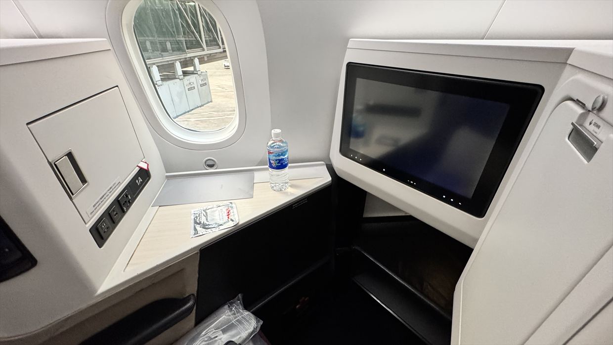 【フライトの様子】SKY SUITYEⅢ ビジネスクラス JAL30 デリー～羽田 May25 B787-900型機