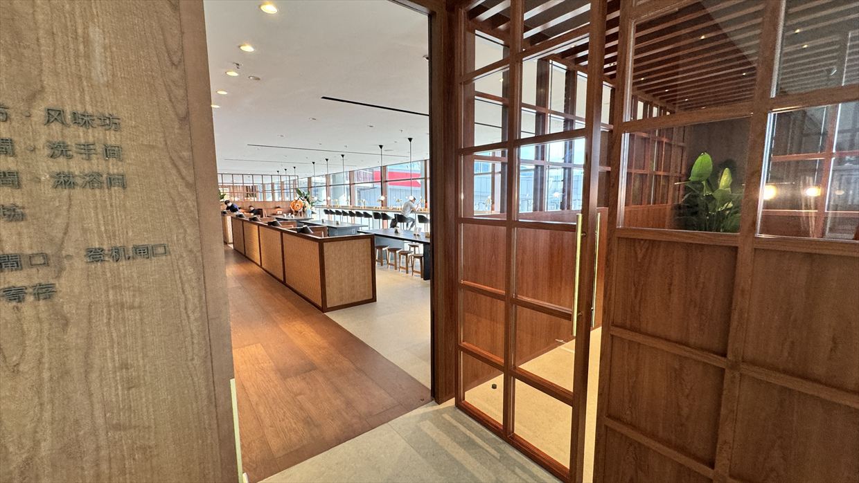 【ラウンジレポ】香港空港 キャセイパシフィック The Bridge　 25年6月 ３年ぶりのリニューアルオープン後の初訪問！