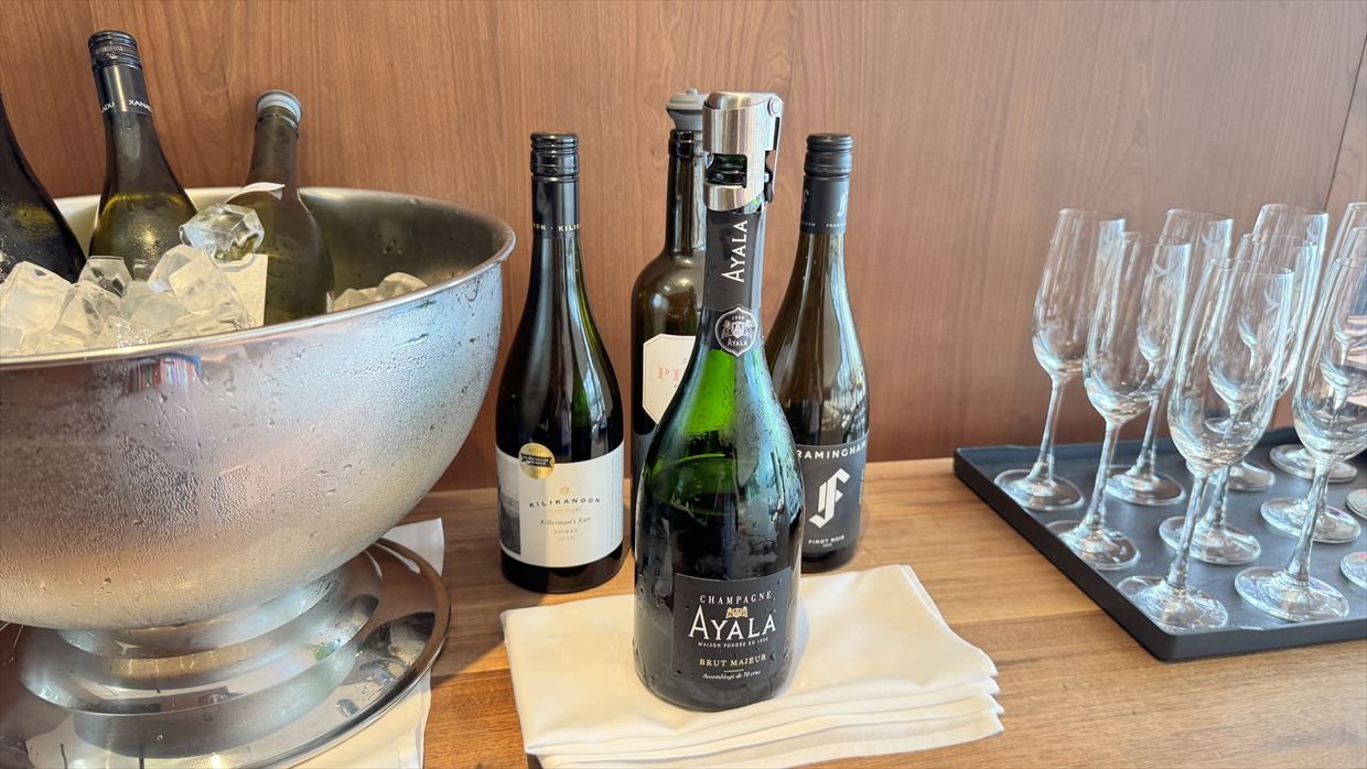 【ラウンジレポ】香港空港 キャセイパシフィック The Bridge　 25年6月 ３年ぶりのリニューアルオープン後の初訪問！