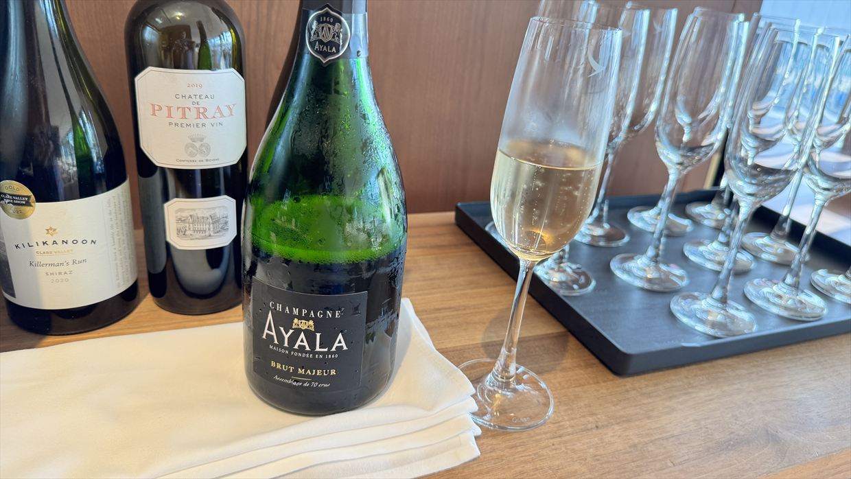 【ラウンジレポ】香港空港 キャセイパシフィック The Bridge　 25年6月 ３年ぶりのリニューアルオープン後の初訪問！