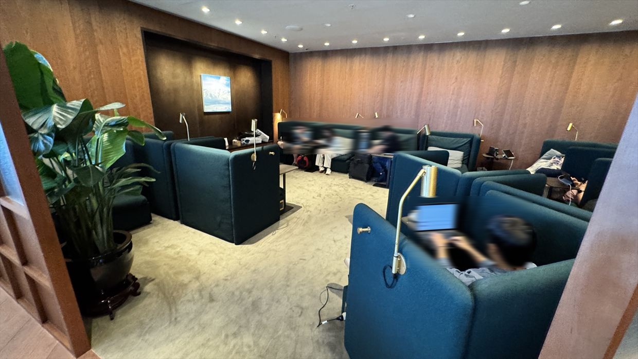 【ラウンジレポ】香港空港 キャセイパシフィック The Bridge　 25年6月 ３年ぶりのリニューアルオープン後の初訪問！