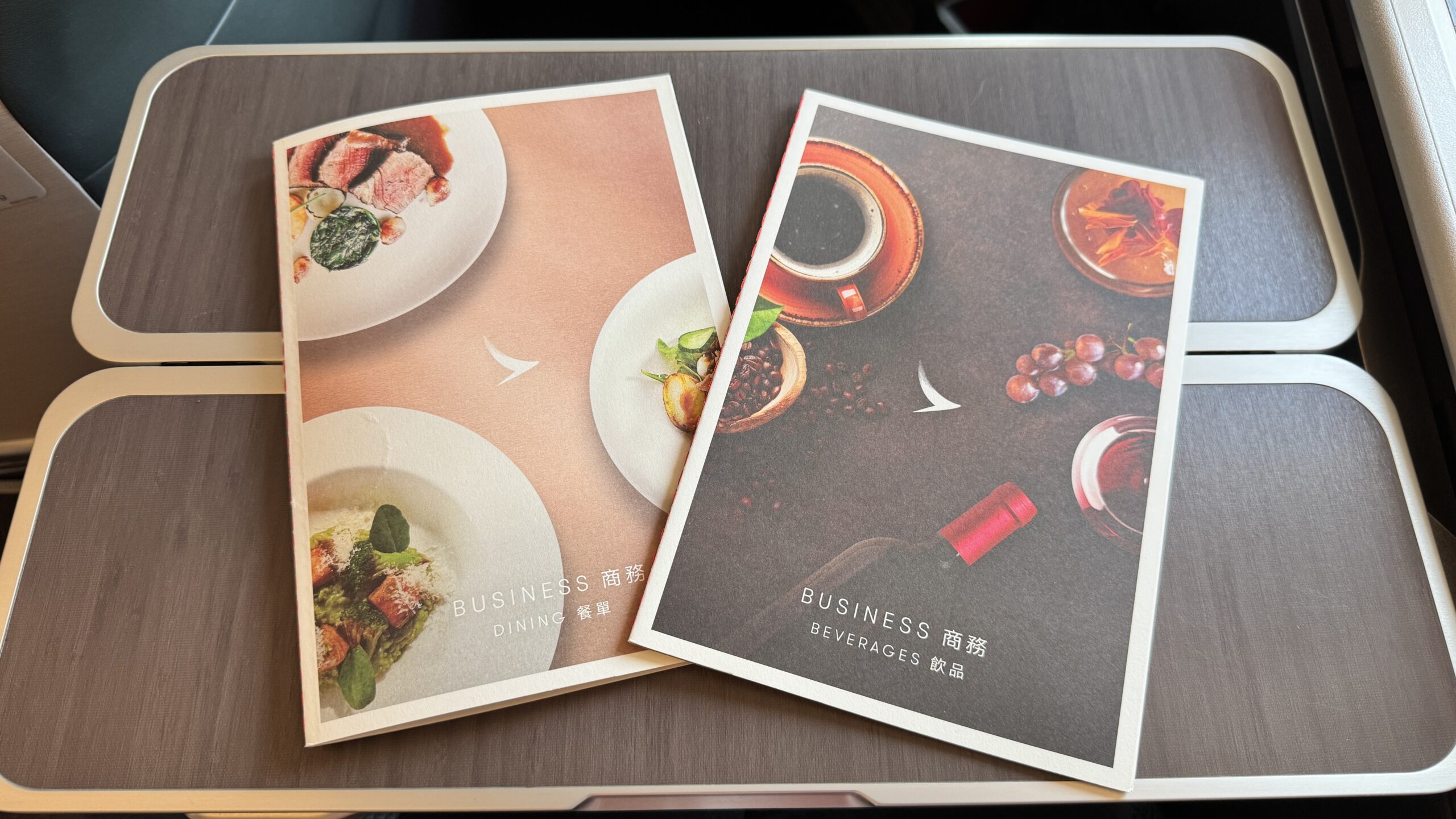 【機内食レポ】成田~香港 CX527便 ビジネスクラス 25年09月