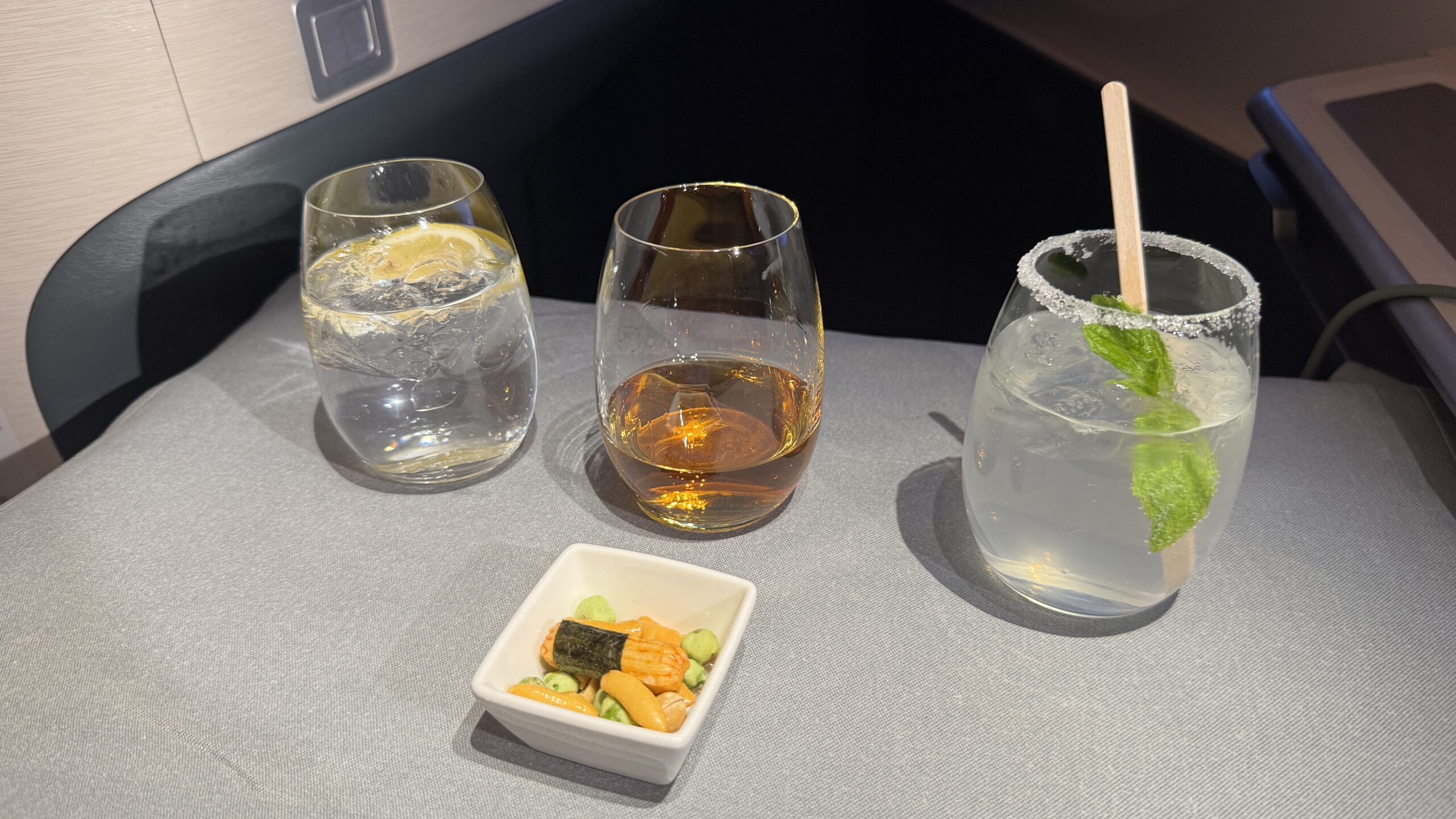 【機内食レポ】成田~香港 CX527便 ビジネスクラス 25年09月