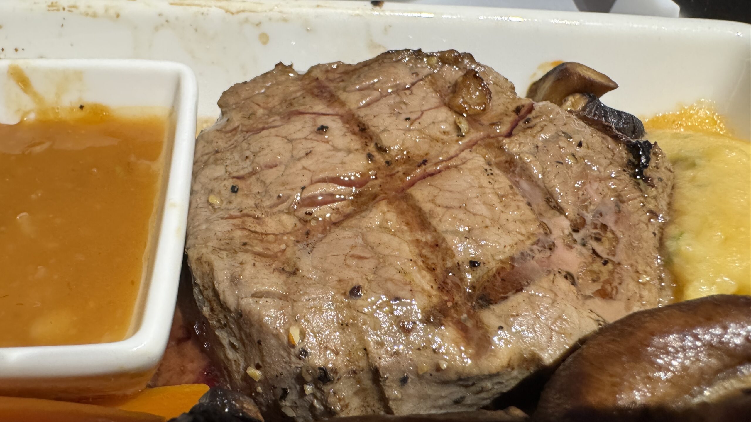 【機内食レポ】成田~香港 CX527便 ビジネスクラス 25年09月