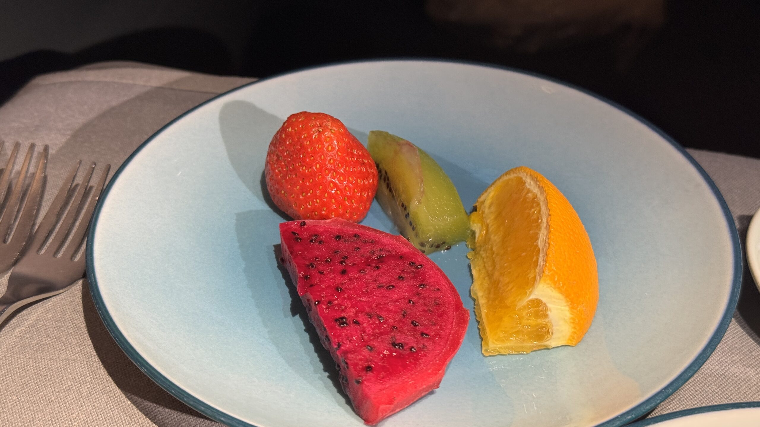 【機内食レポ】成田~香港 CX527便 ビジネスクラス 25年09月