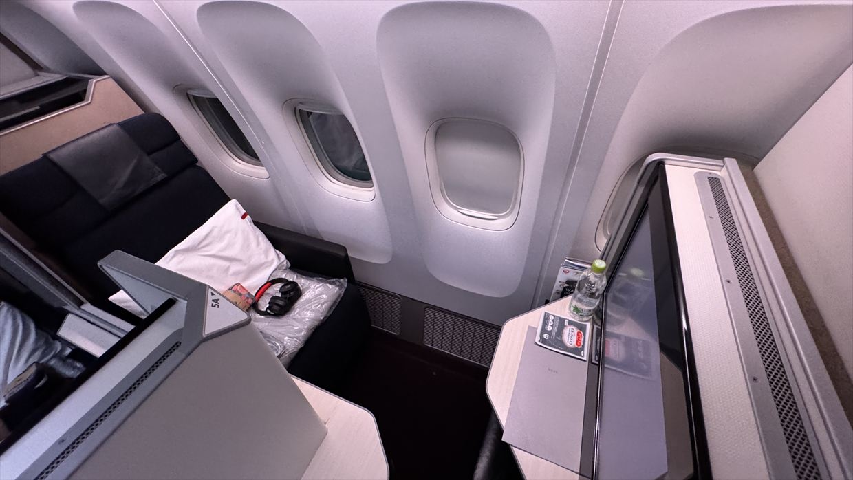 【フライトの様子】JL51 羽田～シドニー Nov25 B777-300ER ビジネスクラス・Sky SuiteⅠ