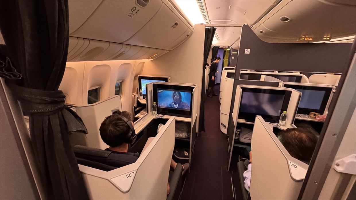 【フライトの様子】JL51 羽田～シドニー Nov25 B777-300ER ビジネスクラス・Sky SuiteⅠ