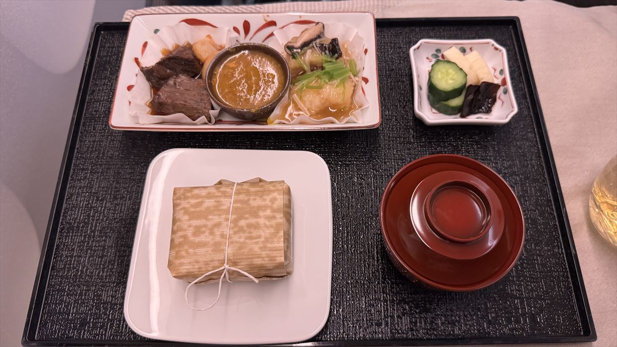 【機内食レポ】JL51 羽田～シドニー ビジネスクラス 25年11月 離陸後のメイン