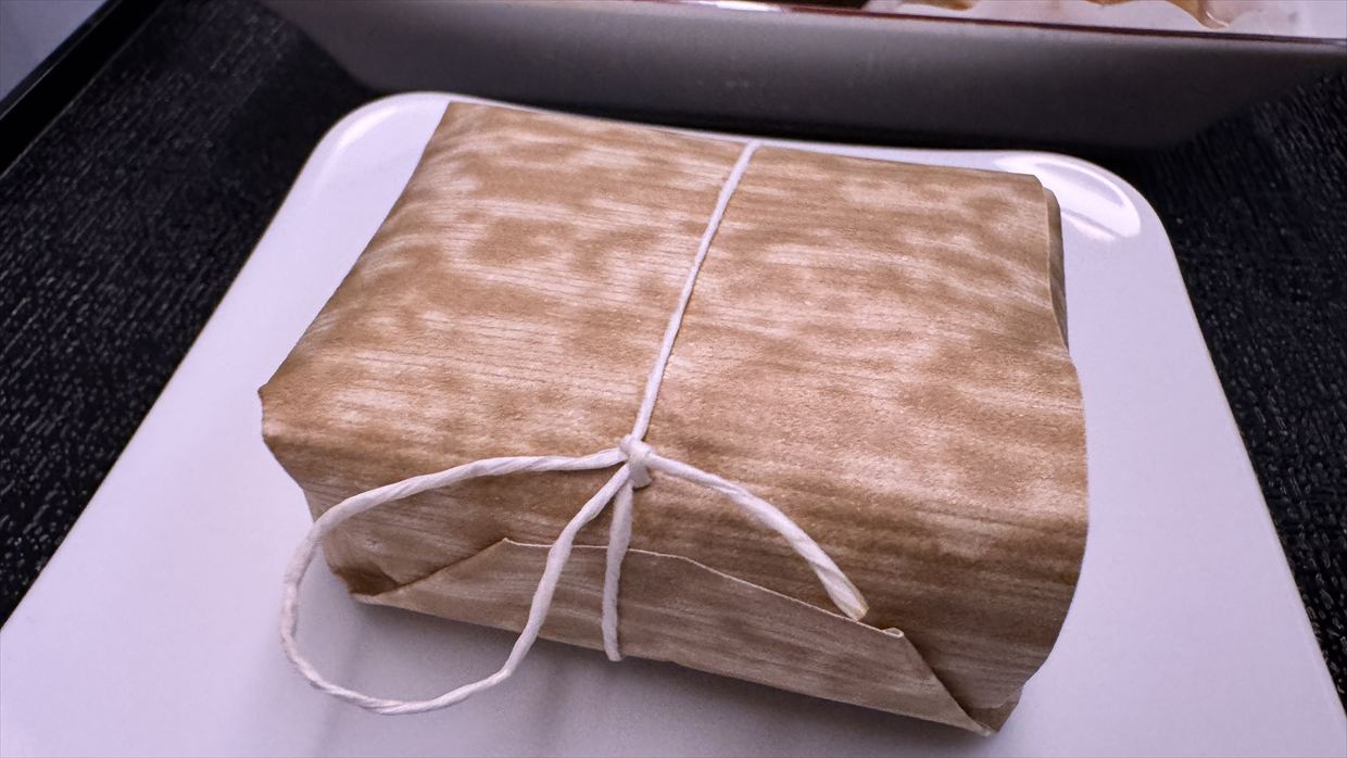 【機内食レポ】JL51 羽田～シドニー ビジネスクラス 25年11月 離陸後のメイン