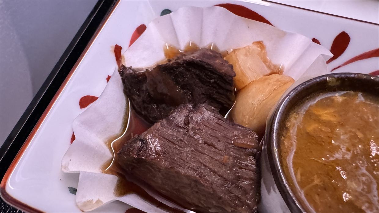 【機内食レポ】JL51 羽田～シドニー ビジネスクラス 25年11月 離陸後のメイン