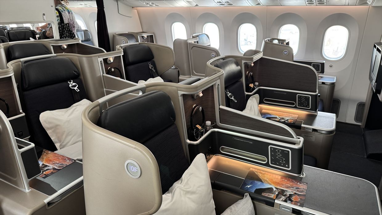 【フライトの様子】QF33 シドニー~パース Nov25 B787-900 ビジネスクラス