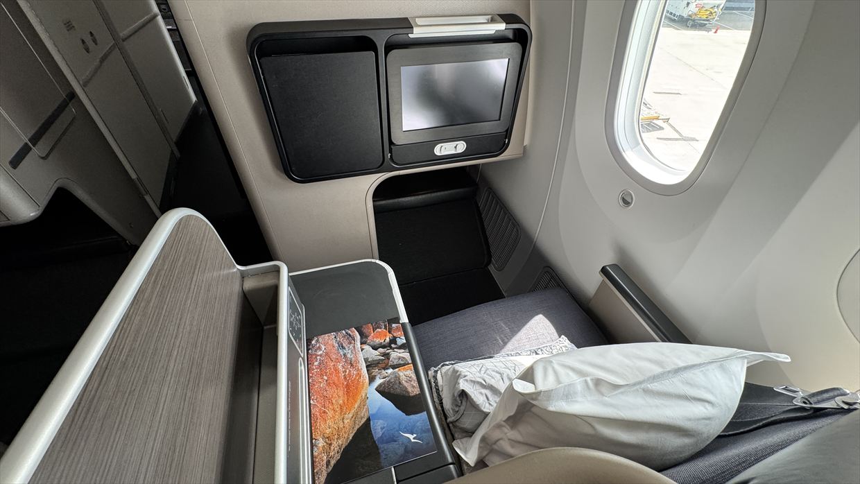 【フライトの様子】QF33 シドニー~パース Nov25 B787-900 ビジネスクラス