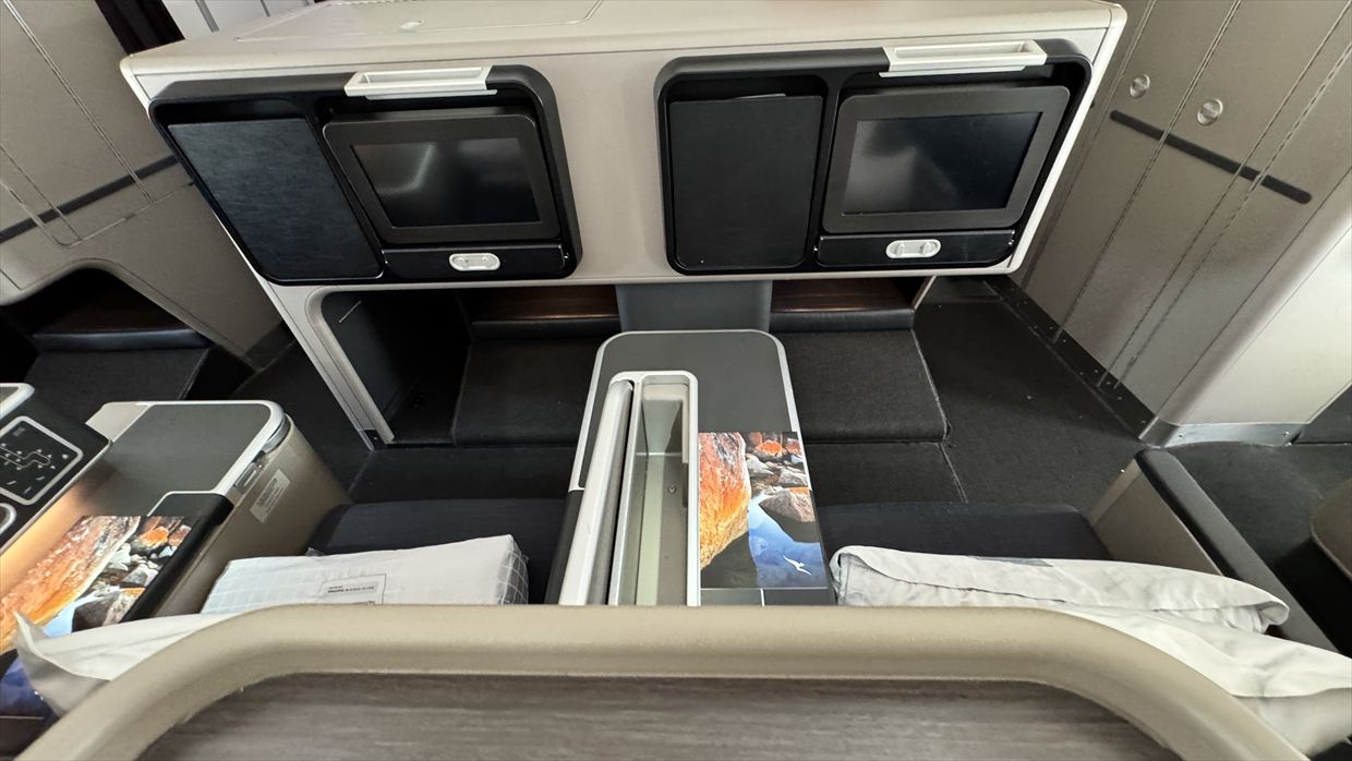 【フライトの様子】QF33 シドニー~パース Nov25 B787-900 ビジネスクラス