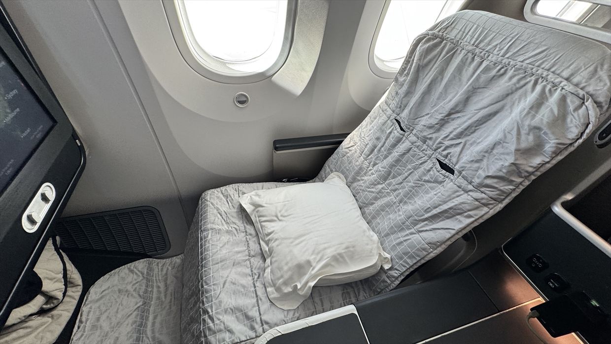 【フライトの様子】QF33 シドニー~パース Nov25 B787-900 ビジネスクラス