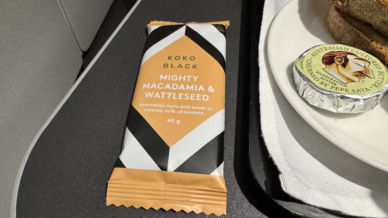 【機内食レポ】QF33 シドニー～パース 国内線ビジネスクラス 25年11月