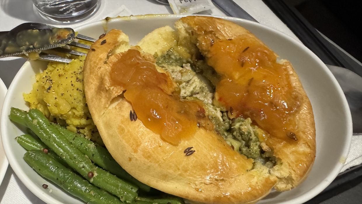 【機内食レポ】QF33 シドニー～パース 国内線ビジネスクラス 25年11月