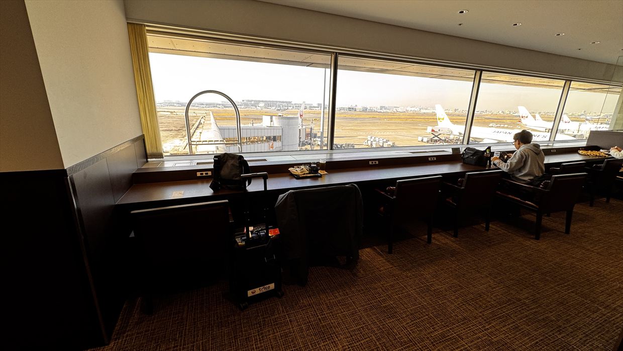 【ラウンジレポ】羽田空港 第1ターミナル JAL ダイヤモンド プレミアム ラウンジ Dec25