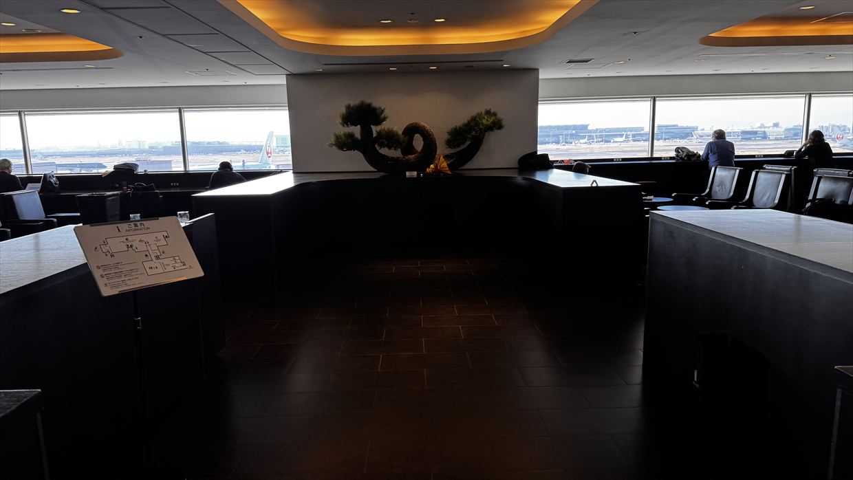 【ラウンジレポ】羽田空港 第1ターミナル JAL ダイヤモンド プレミアム ラウンジ Dec25