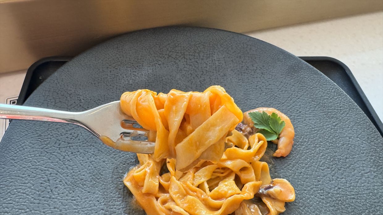 フェットチーネ 海老クリームソース